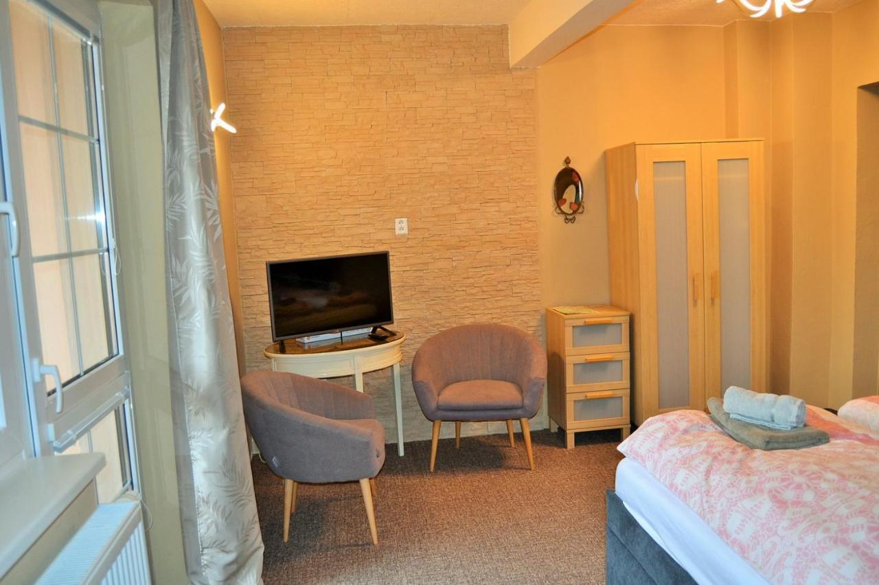 Apartments Nicol كارلوفي فاري المظهر الخارجي الصورة