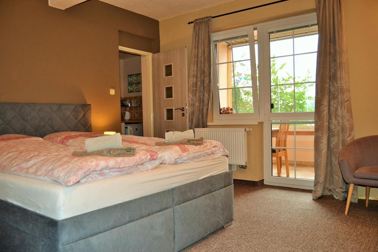 Apartments Nicol كارلوفي فاري المظهر الخارجي الصورة